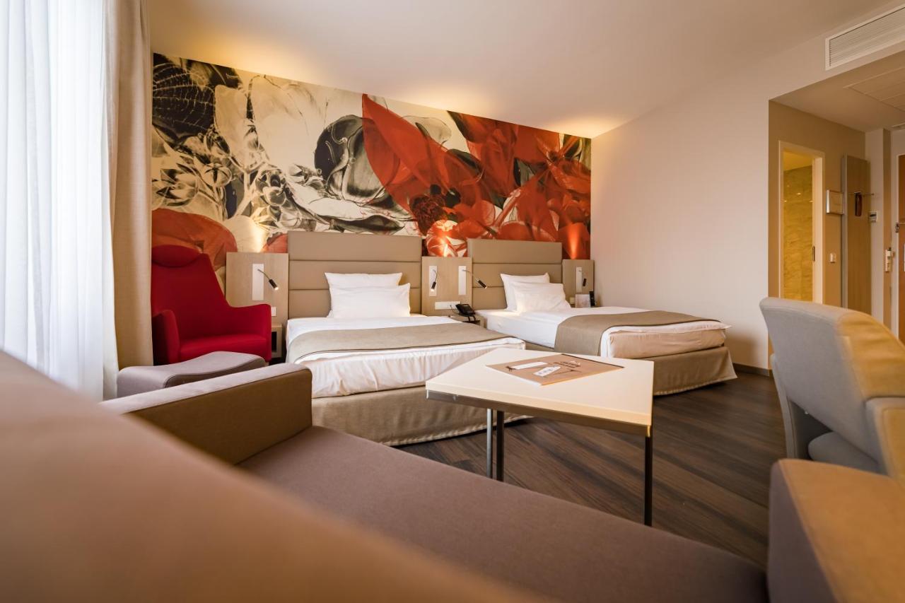 First Inn Hotel Zwickau Extérieur photo
